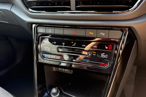 Volkswagen T-Roc 1.5 TSI Black Edition DSG Euro 6 (s/s) 5dr Thumbnail #49