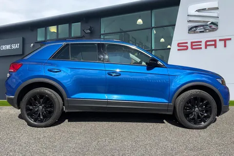 HV70SUH Volkswagen T-Roc 1.5 TSI EVO SE DSG Euro 6 (s/s) 5dr Thumbnail #4