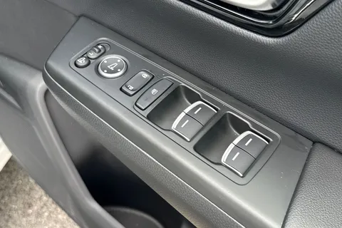 MV25DFE Honda CR-V 2.0 eHEV Advance 5dr eCVT Thumbnail #23