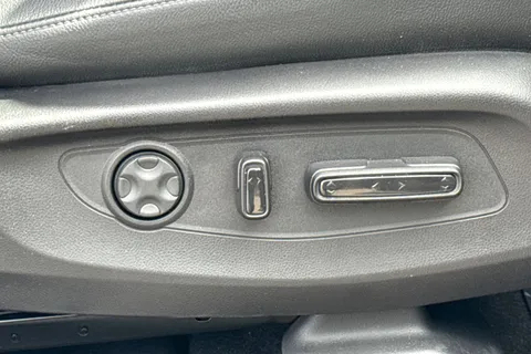 MV25DFE Honda CR-V 2.0 eHEV Advance 5dr eCVT Thumbnail #34