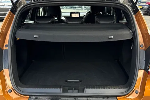 7 of 49 for RENAULT CAPTUR 1.3 Mild hybrid 140 R.S. Line 5dr