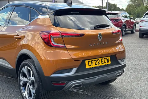 8 of 49 for RENAULT CAPTUR 1.3 Mild hybrid 140 R.S. Line 5dr
