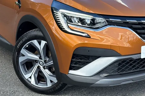 9 of 49 for RENAULT CAPTUR 1.3 Mild hybrid 140 R.S. Line 5dr