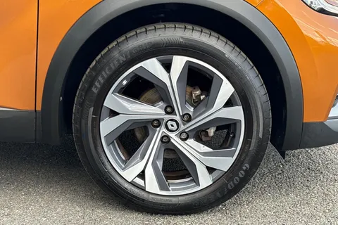 10 of 49 for RENAULT CAPTUR 1.3 Mild hybrid 140 R.S. Line 5dr