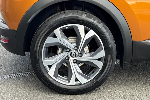 11 of 49 for RENAULT CAPTUR 1.3 Mild hybrid 140 R.S. Line 5dr