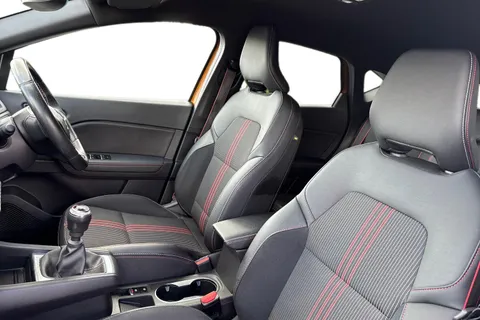 16 of 49 for RENAULT CAPTUR 1.3 Mild hybrid 140 R.S. Line 5dr