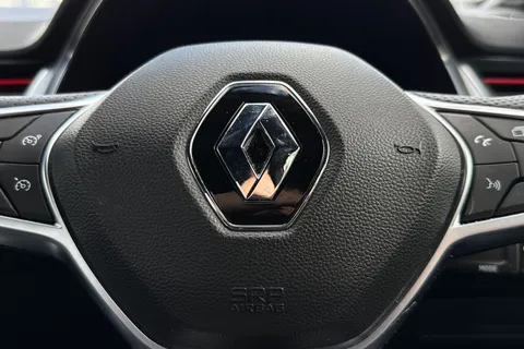 36 of 49 for RENAULT CAPTUR 1.3 Mild hybrid 140 R.S. Line 5dr