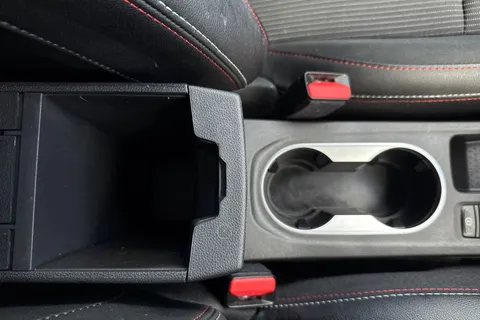 41 of 49 for RENAULT CAPTUR 1.3 Mild hybrid 140 R.S. Line 5dr