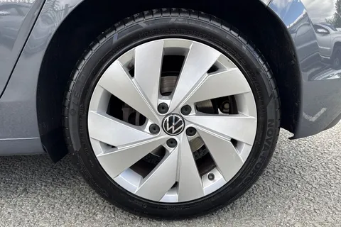 KW21OJR Volkswagen Golf 2.0 TDI 150 Style 5dr DSG ⭐1 Year VW Warranty⭐ Thumbnail #11
