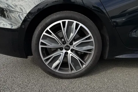 DX25USD Audi A5 Avant Launch Edition TDI  204 PS S tronic Thumbnail #11