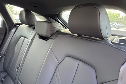 DX25USD Audi A5 Avant Launch Edition TDI  204 PS S tronic Thumbnail #19