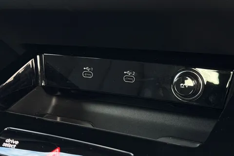 DX25USD Audi A5 Avant Launch Edition TDI  204 PS S tronic Thumbnail #36