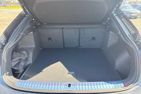 PX25XEV Audi Q3 Black Edition 35 TFSI 150 PS S tronic Thumbnail #9