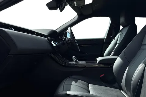 DY25MJK Land Rover Range Rover Evoque 1.5 P270e Dynamic SE 5dr Thumbnail #4