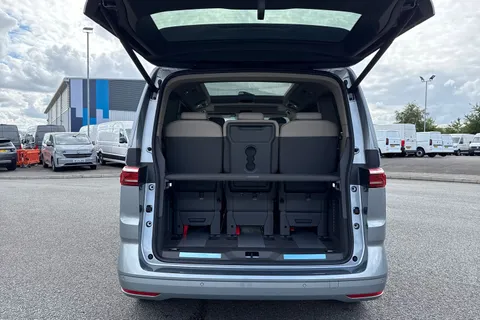 DG75CEX Volkswagen Multivan Multivan Style SWB 150 PS 2,0 TDi 7-Speed DSG - Delivery Mileage Thumbnail #7