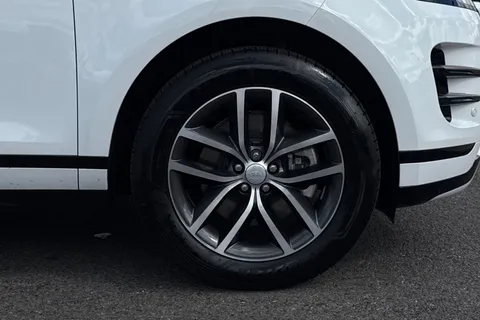 DY25MJK Land Rover Range Rover Evoque 1.5 P270e Dynamic SE 5dr Thumbnail #9