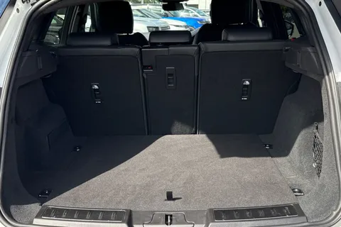 DY25MJK Land Rover Range Rover Evoque 1.5 P270e Dynamic SE 5dr Thumbnail #11