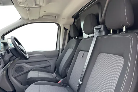 DG75CWF Volkswagen Transporter T32 Panel Van Commerce Pro SWB 136 PS 65KWh Electric -  Delivery Miles Thumbnail #16