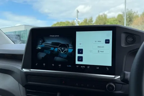 DG75CWF Volkswagen Transporter T32 Panel Van Commerce Pro SWB 136 PS 65KWh Electric -  Delivery Miles Thumbnail #22