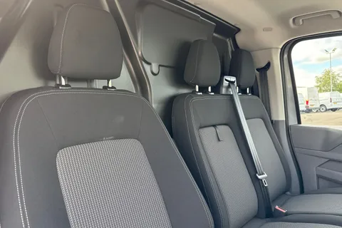 DG75CWF Volkswagen Transporter T32 Panel Van Commerce Pro SWB 136 PS 65KWh Electric -  Delivery Miles Thumbnail #24