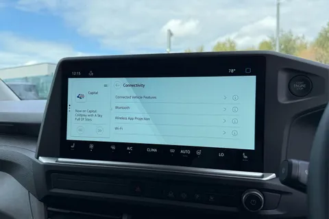 DG75CWF Volkswagen Transporter T32 Panel Van Commerce Pro SWB 136 PS 65KWh Electric -  Delivery Miles Thumbnail #57