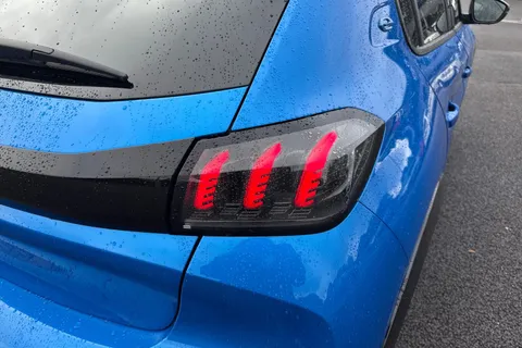 MD22YDB PEUGEOT e-208 50kWh Allure Premium Auto 5dr (7kW Charger) Thumbnail #8