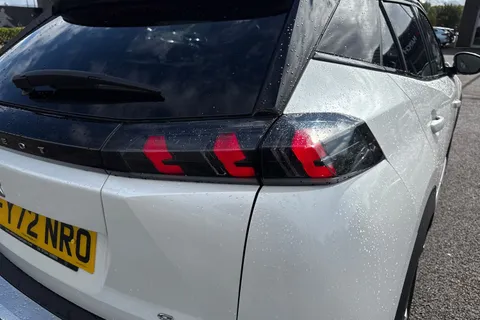 FY72NRO PEUGEOT e-2008 50kWh GT Premium Auto 5dr (7kW Charger) Thumbnail #8
