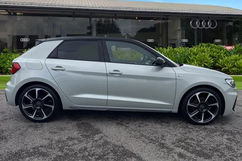 DF72CHL Audi A1 Black Edition 30 TFSI 110 PS 6-speed Thumbnail #4