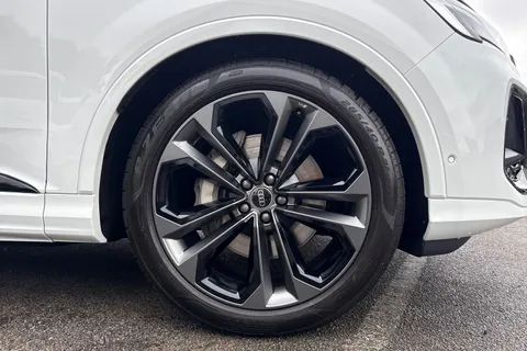 10 of 49 for AUDI Q7 55 TFSI Quattro Black Edition 5dr Tiptronic