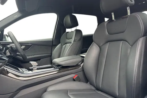 16 of 49 for AUDI Q7 55 TFSI Quattro Black Edition 5dr Tiptronic