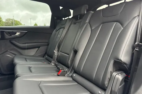 19 of 49 for AUDI Q7 55 TFSI Quattro Black Edition 5dr Tiptronic