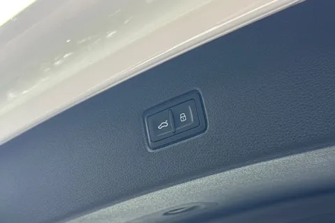 28 of 49 for AUDI Q7 55 TFSI Quattro Black Edition 5dr Tiptronic