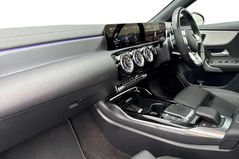 DL22LHR Mercedes-Benz A Class 2.0 A35 AMG (Premium Plus) 7G-DCT 4MATIC Euro 6 (s/s) 5dr Thumbnail #9