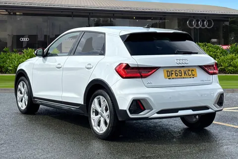 DF69KCC Audi A1 A1 citycarver  30 TFSI  116 PS S tronic Thumbnail #3