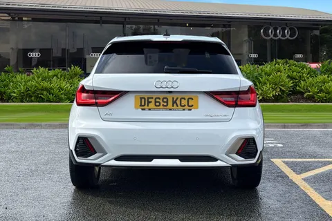 DF69KCC Audi A1 A1 citycarver  30 TFSI  116 PS S tronic Thumbnail #5