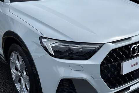 DF69KCC Audi A1 A1 citycarver  30 TFSI  116 PS S tronic Thumbnail #9