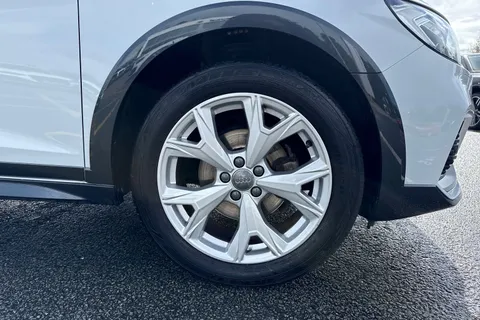 DF69KCC Audi A1 A1 citycarver  30 TFSI  116 PS S tronic Thumbnail #11