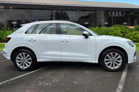 BV70NWR Audi Q3 Sport 35 TFSI 150 PS S tronic Thumbnail #4