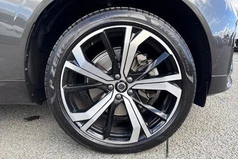 KR22VJZ Volvo Xc60 2.0 B4 MHEV R-Design Pro Auto AWD Euro 6 (s/s) 5dr Thumbnail #10