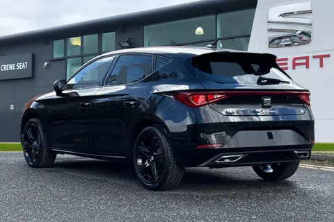 SEAT Leon 1.5 TSI FR Black Edition Euro 6 (s/s) 5dr Thumbnail #3