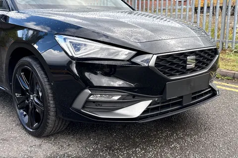 SEAT Leon 1.5 TSI FR Black Edition Euro 6 (s/s) 5dr Thumbnail #9