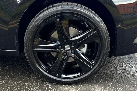 SEAT Leon 1.5 TSI FR Black Edition Euro 6 (s/s) 5dr Thumbnail #10