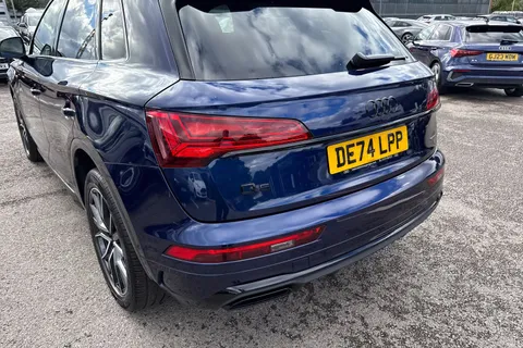 DE74LPP Audi Q5 Black Edition 40 TDI quattro 204 PS S tronic Thumbnail #8