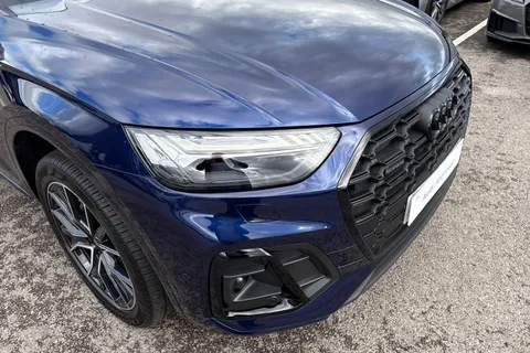 DE74LPP Audi Q5 Black Edition 40 TDI quattro 204 PS S tronic Thumbnail #9