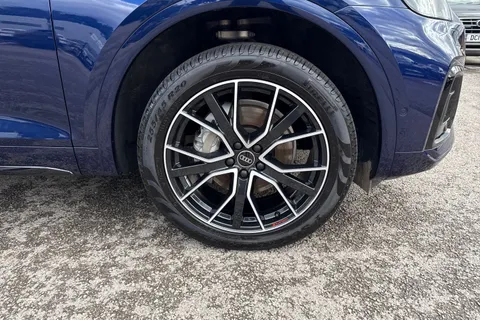 DE74LPP Audi Q5 Black Edition 40 TDI quattro 204 PS S tronic Thumbnail #10