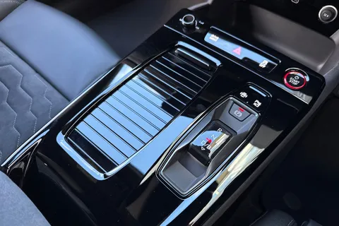 DL25WUP Audi A6 E-Tron Avant 100kWh Performance Edition 1 Auto 5dr Thumbnail #23