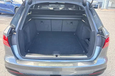 DG74ZJE Audi A4 Avant Avant Black Edition 35 TDI 163 PS S tronic Thumbnail #7