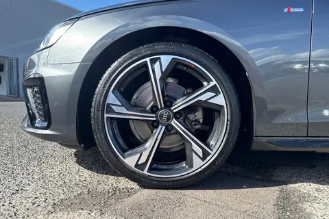 DG74ZJE Audi A4 Avant Avant Black Edition 35 TDI 163 PS S tronic Thumbnail #10