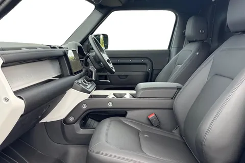 DY75BOJ Land Rover Defender 90 D250 Hard Top X-Dynamic SE 3dr Thumbnail #4