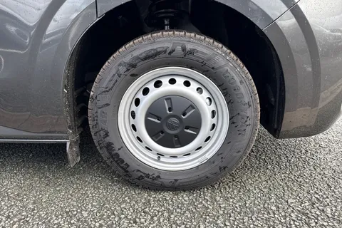 12 of 45 for Volkswagen E-Transporter T32 65kWh Commerce Plus Panel Van 5dr Electric Auto RWD SWB (136 ps)